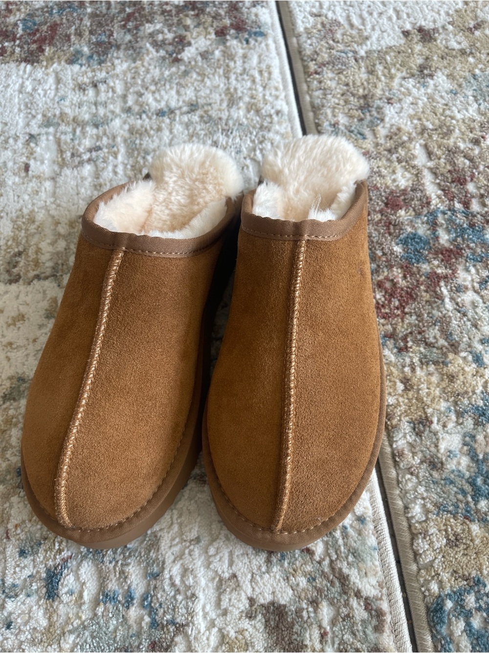 Kuiper Cozy Shearling-Lined Slip-On Clogs in Chestnut
